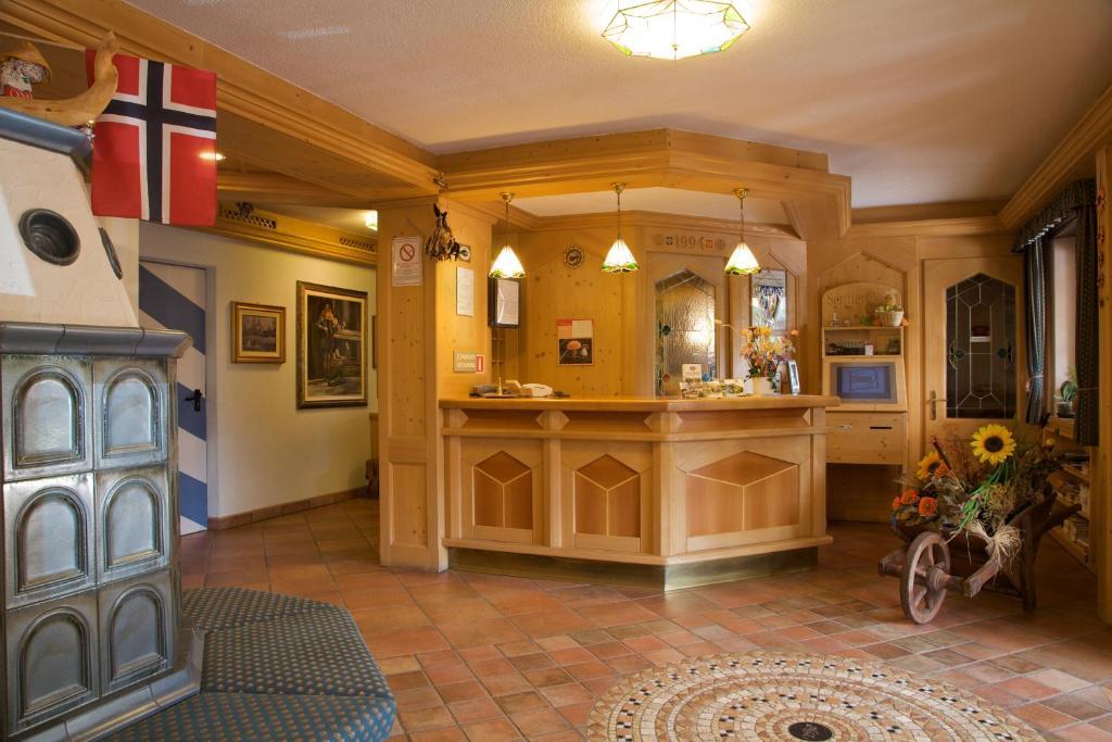 Albergo Bellaria การาโน ภายนอก รูปภาพ