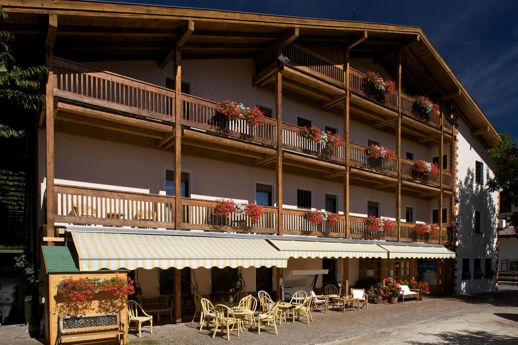 Albergo Bellaria การาโน ภายนอก รูปภาพ
